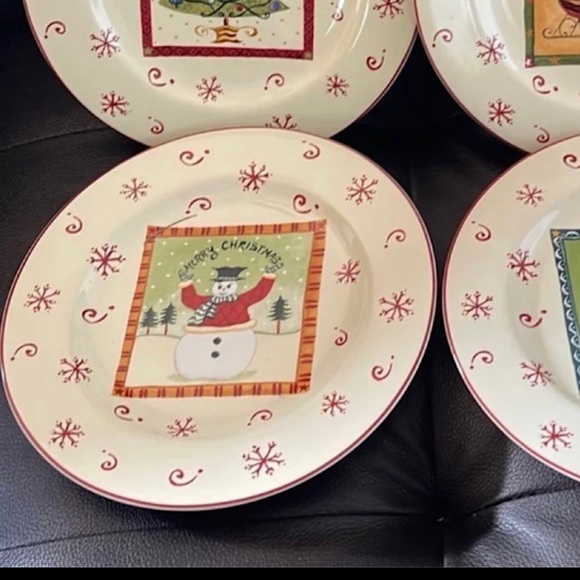 NIB Set of Four 8 1/4” Sakura Christmas Happy Holidays salad or dessert plates - Picture 4 of 8